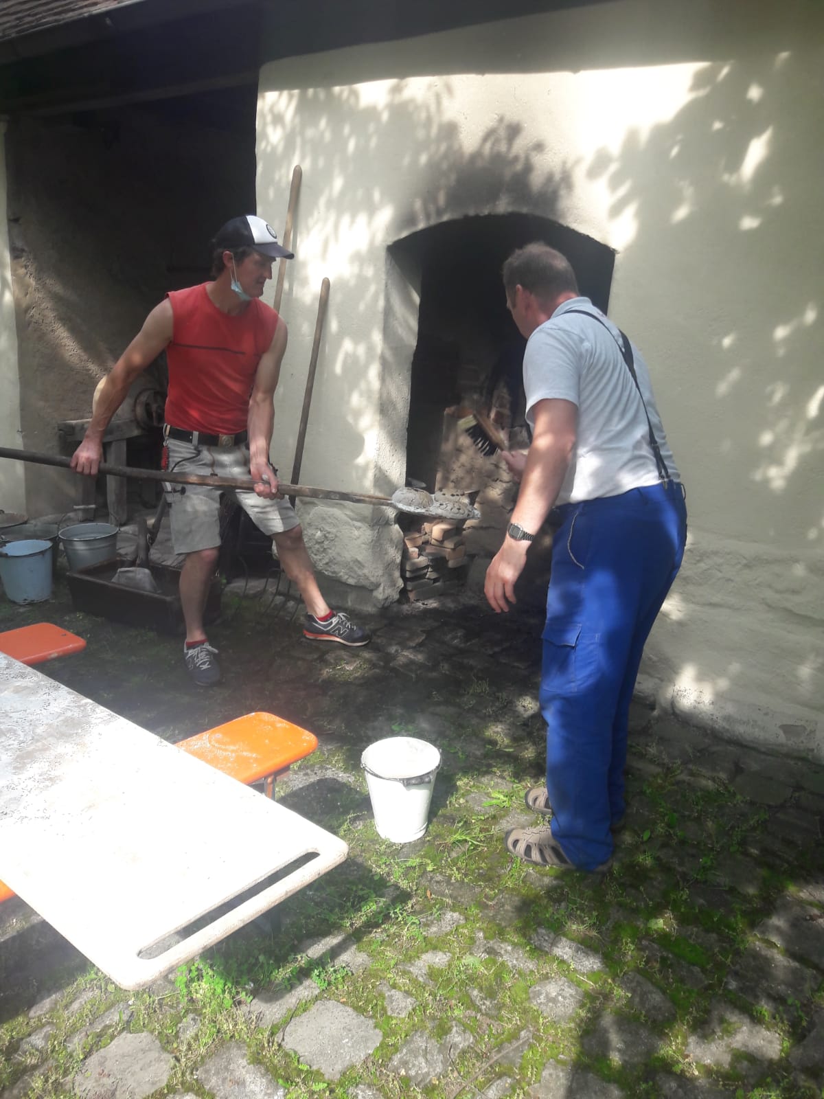 Brotbacken Kommunionkinder